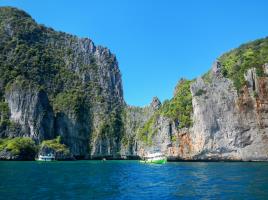 The striking limestone cliffs of Phi Phi Islands.