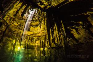 Caver diving cancun and the Riviera Maya