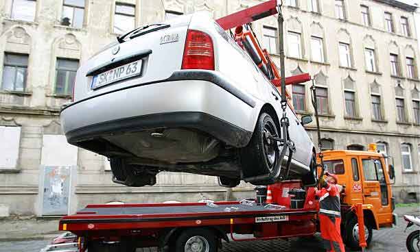 Easy Car Removal offers car removal services across QLD's and NSW's offering top cash payment offers up to $14999. Visit - https://www.easycarremoval.com.au/car-removal-sydney/