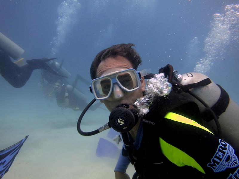 Diving in Oslob Philipine