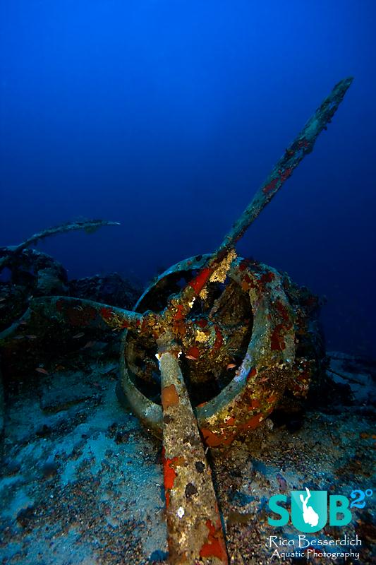 Engine & propeller of the Savoia Marchetti SM 79 I "Sparviero" in 60 meter depth. 
