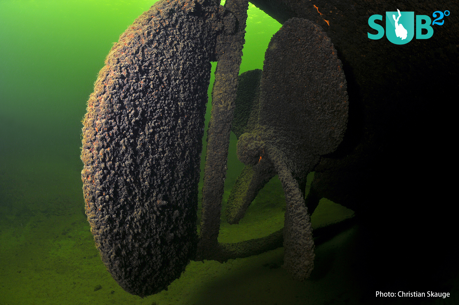 The rudder and propeller of S/S Dølen is still intact, much to the delight of photographers.