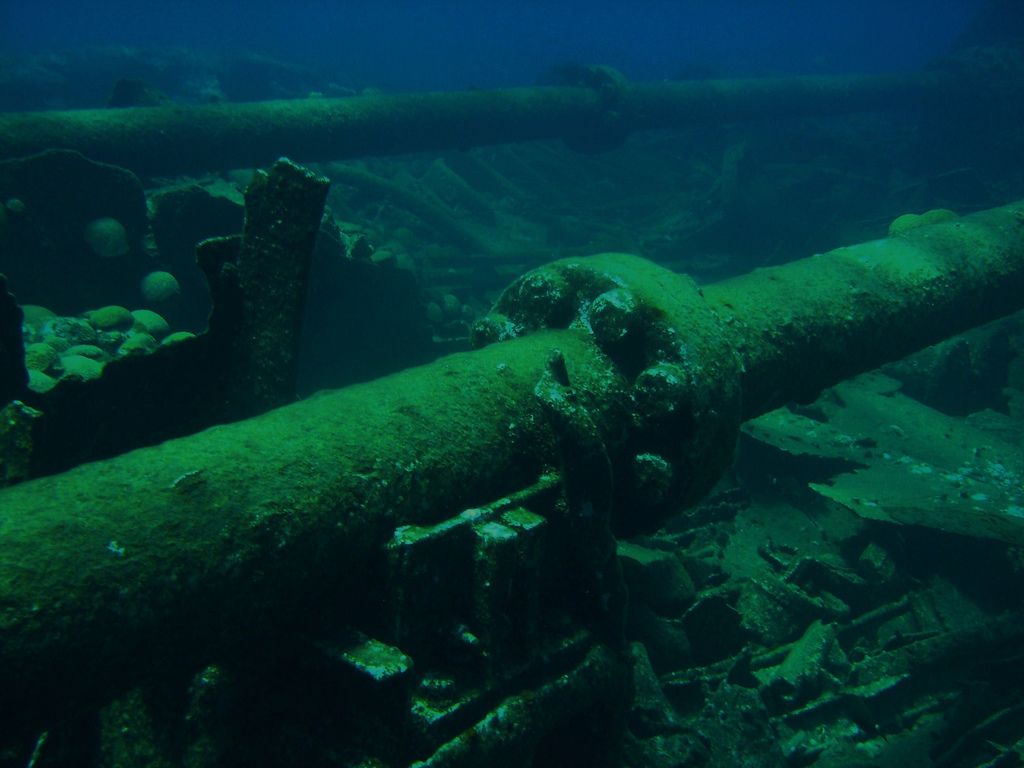 Wreck dive in Bermuda.
Photo by: Cait_Stewart
Link: https://flic.kr/p/5kEK5V